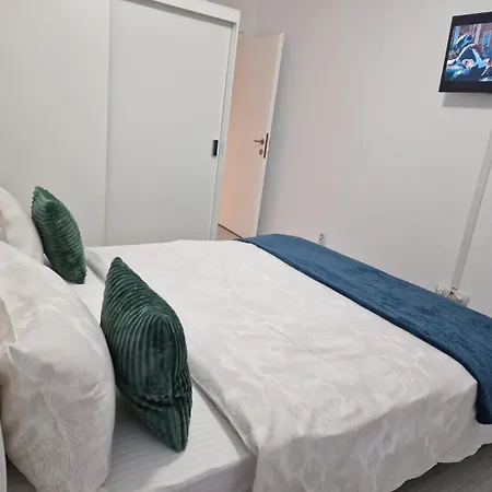 Claudio Apartament's 12 아파트